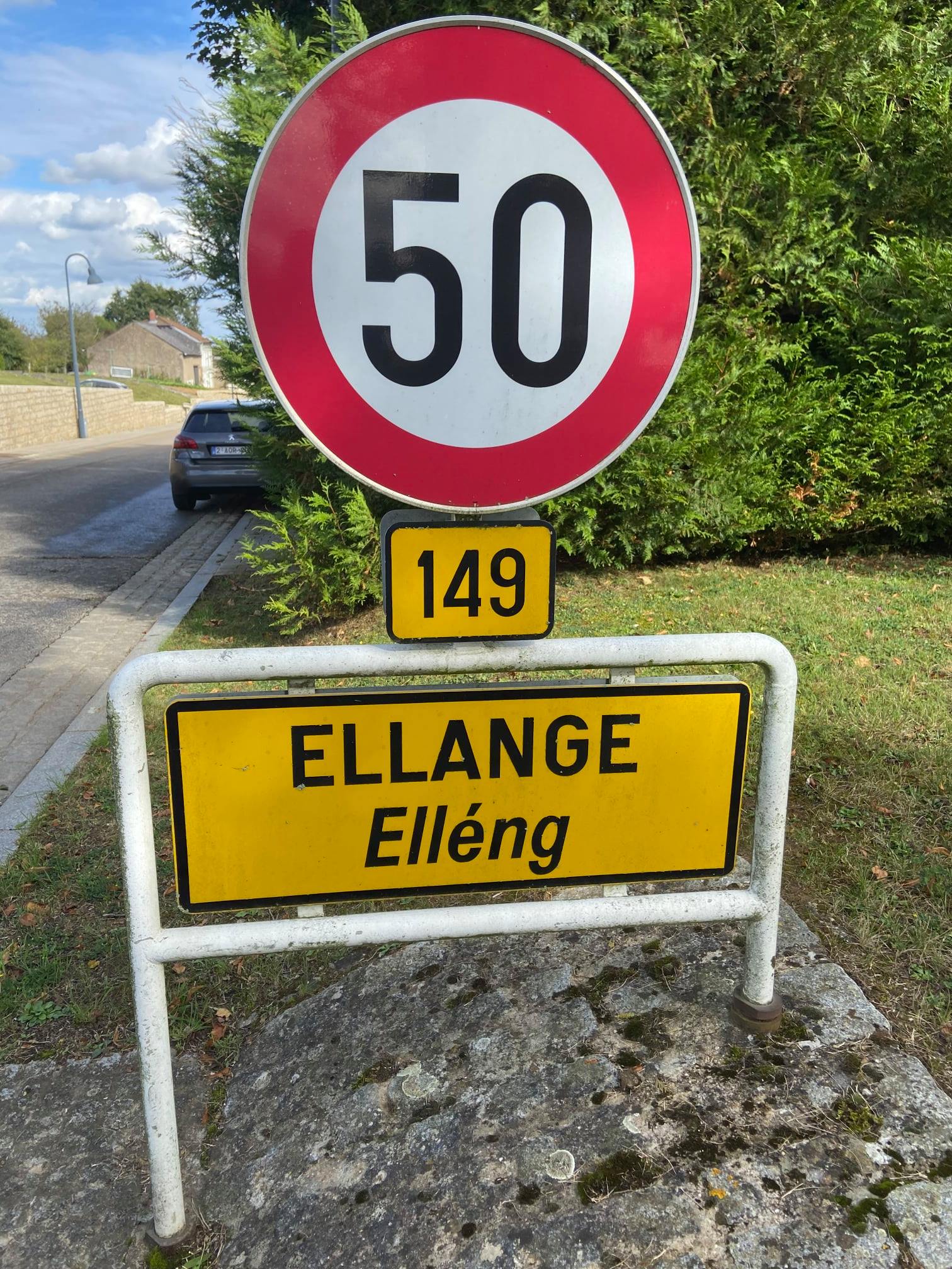 Ellange sign